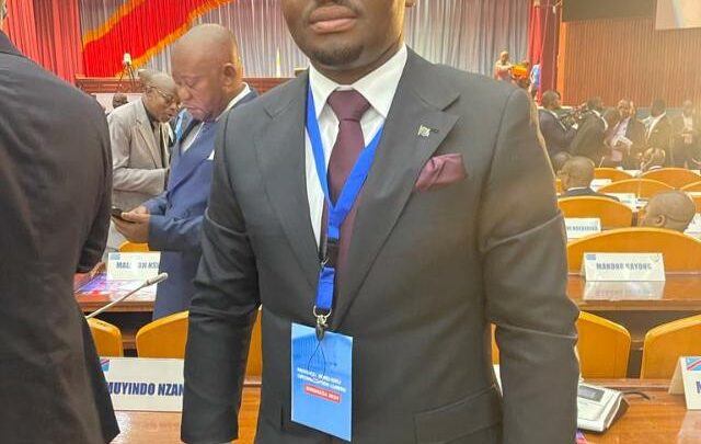 Insecurité à l’Est: C’est assez ! Trop c’est trop! Nous sommes nés pendant la guerre, nous avons grandi et épousé voire donné naissance aux enfants pendant la guerre (Hon Muhindo Simisi Obedi sur Télé 50) Insecurité à l’Est: C’est assez ! Trop c’est trop! Nous sommes nés pendant la guerre, nous avons grandi et épousé voire donné naissance aux enfants pendant la guerre (Hon Muhindo Simisi Obedi sur Télé 50)