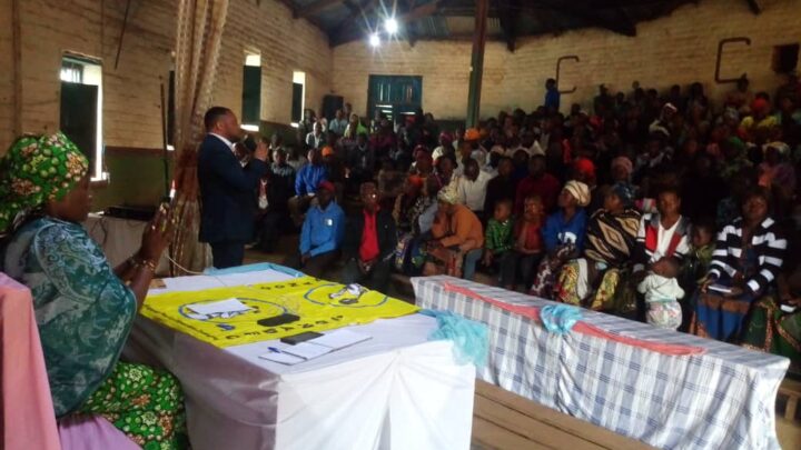 Vacances parlementaires : Kavira Mapera réconforte la population du Nord-Kivu et assiste quelques déplacés à Lubero-centre