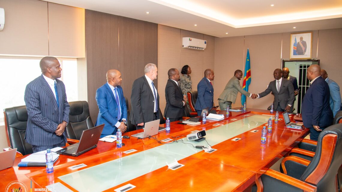 Relance des entreprises publiques de l’Etat : les membres du Comité de gestion de Kisenge Manganese  satisfaits des échanges avec Jean-Lucien Bussa concernant le potentiel partenaire TAMZARZAR Investiment Relance des entreprises publiques de l’Etat : les membres du Comité de gestion de Kisenge Manganese  satisfaits des échanges avec Jean-Lucien Bussa concernant le potentiel partenaire TAMZARZAR Investiment