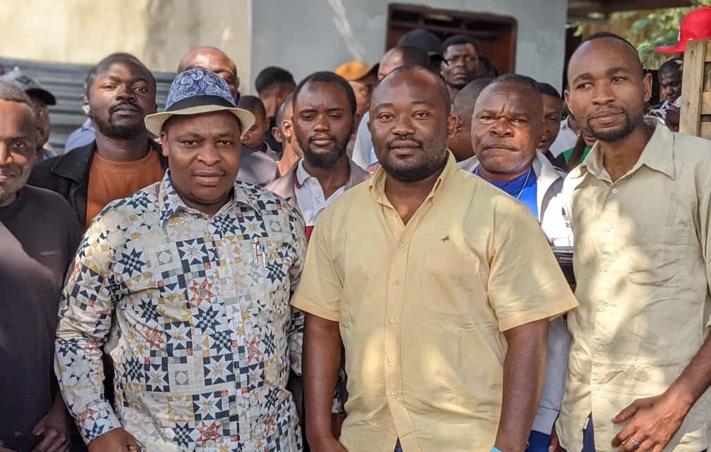 Beni: Le Député National Charles Sabungo, élu de Goma effectue une visite de réconfort aux déplacés de guerre Beni: Le Député National Charles Sabungo, élu de Goma effectue une visite de réconfort aux déplacés de guerre